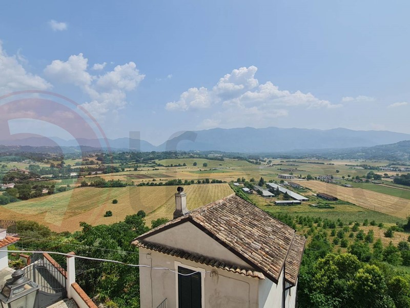 Appartamento in Vendita a Alvito, 35'000€, 90 m²