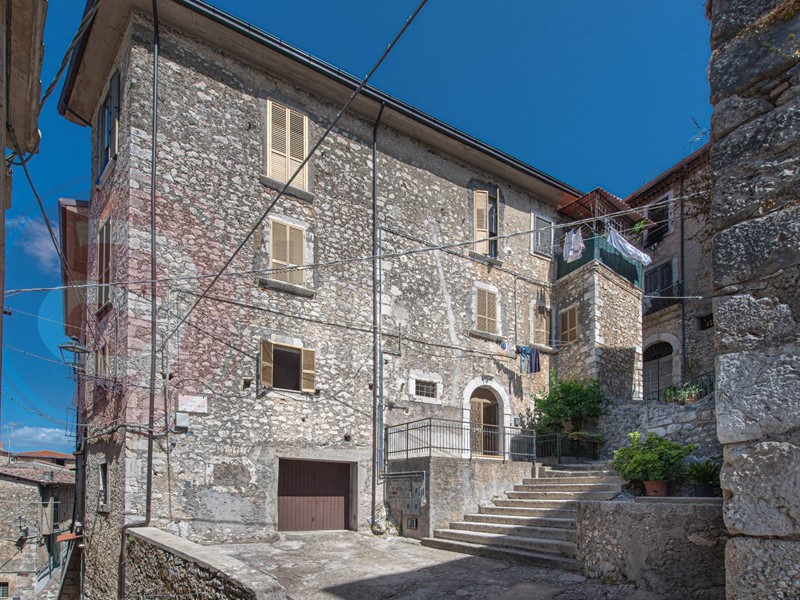 Rustico in Vendita a Arce, 73'000€, 200 m²