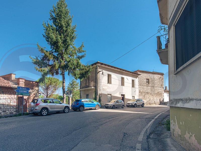 Appartamento in Vendita a Atina, 95'000€, 227 m²