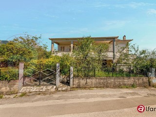 Casa Indipendente in Vendita a Campoli Appennino, 130'000€, 224 m²