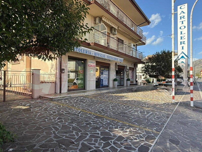 Immobile commerciale in Vendita a Roccasecca, 98'000€, 113 m²