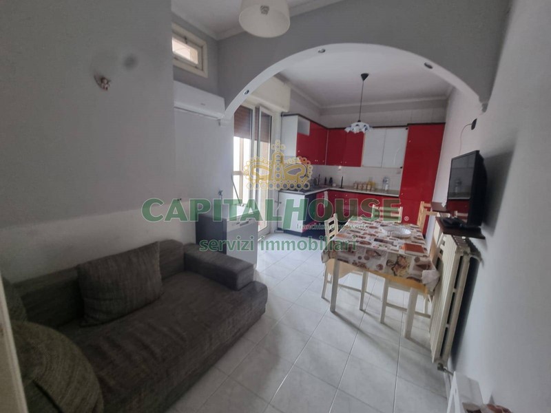 Trilocale in Affitto a Caserta, 800€, 90 m²