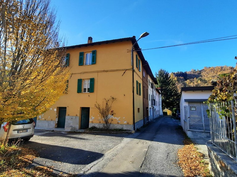 Casa Semi Indipendente in Vendita a Murialdo, 87'000€, 136 m²