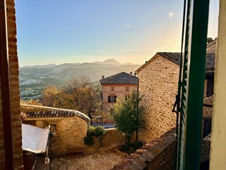 Attico in Vendita a Staffolo, 30'000€, 182 m²