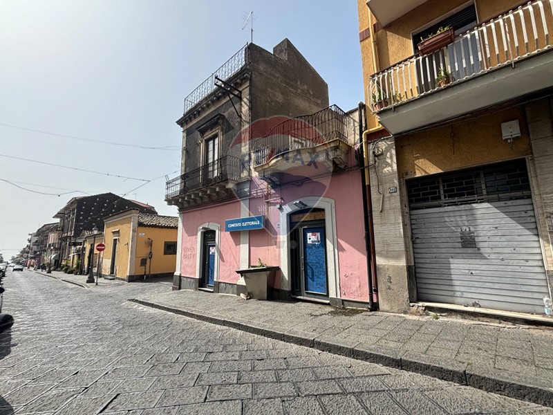 Negozio in Vendita a Belpasso, 109'000€, 115 m²