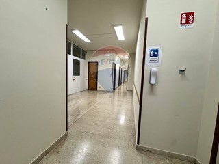 Ufficio in Vendita a Pistoia, 218'400€, 156 m²
