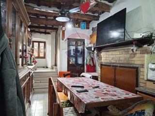 Trilocale in Vendita a Spello, 79'000&euro;, 80 m²