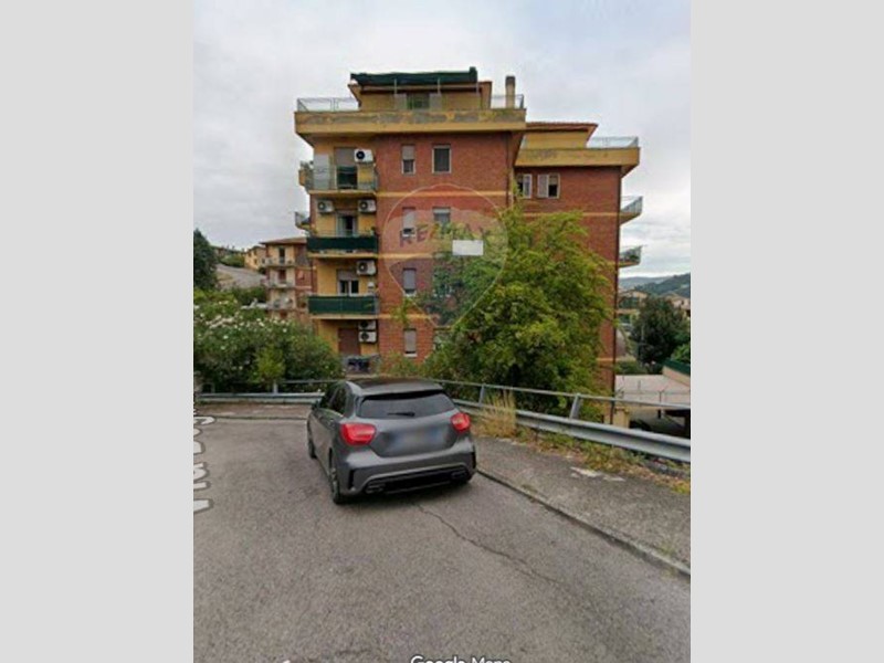 Appartamento in Vendita a Perugia, 50'925€, 85 m²