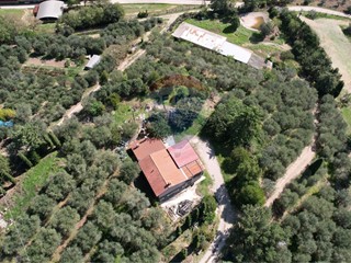 Casa Indipendente in Vendita a Magione, 155'000&euro;, 207 m²