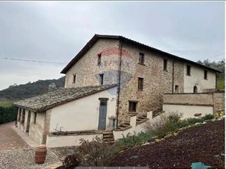 Rustico in Vendita a Magione, 577'500&euro;, 472 m²