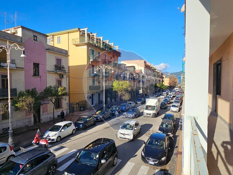 Appartamento in Vendita a Salerno, 295'000€, 135 m²