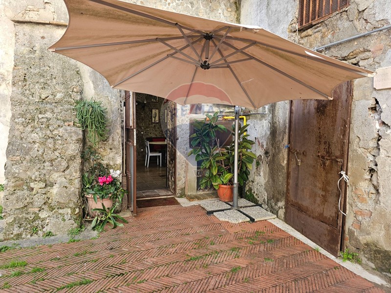 Trilocale in Vendita a Salerno, 180'000€, 71 m²