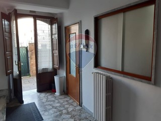 Casa Indipendente in Vendita a Monteleone di Puglia, 68'000&euro;, 220 m²