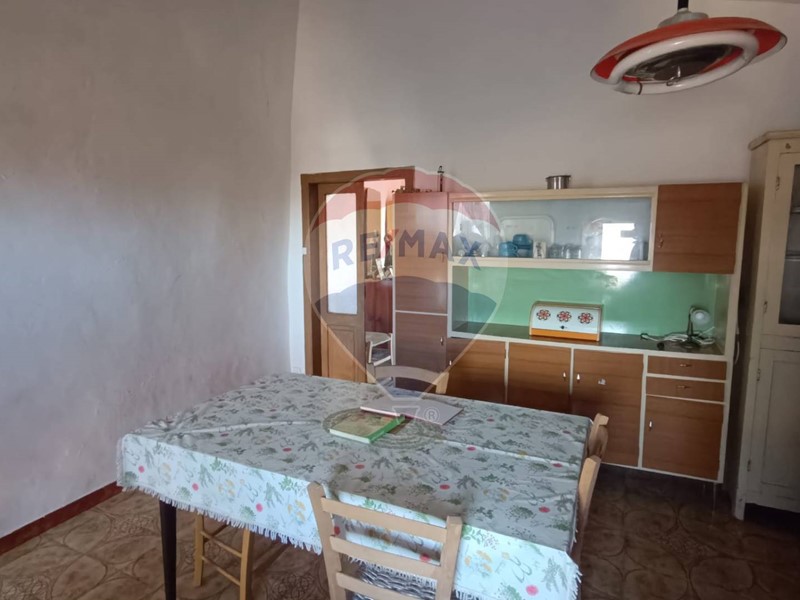 Casa Semi Indipendente in Vendita a Rocchetta Sant'Antonio, 17'000&euro;, 80 m²