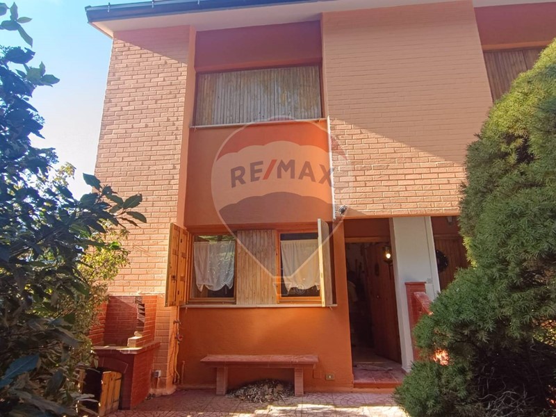 Casa Indipendente in Vendita a Faeto, 22'500&euro;, 58 m²