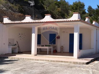 Casa Indipendente in Vendita a Mattinata, 129'999&euro;, 40 m²