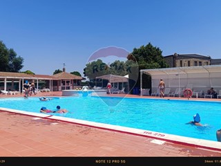 Attività commerciale in Vendita a Bovino, 1'350'000€, 4000 m²