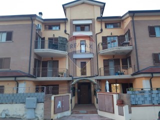Quadrilocale in Vendita a Castelluccio dei Sauri, 72'000€, 75 m²