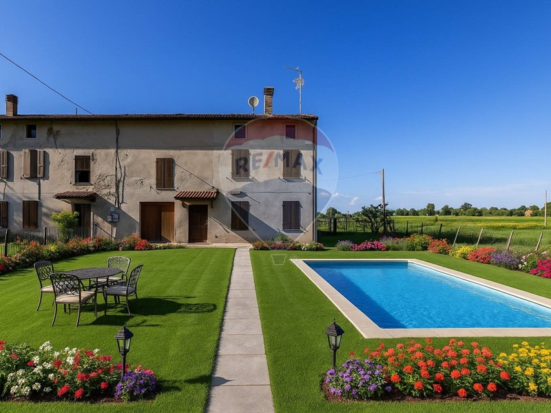 Casa Indipendente in Vendita a Brescello, 65'000€, 162 m²