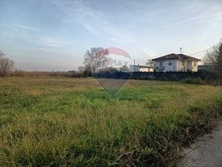 Terreno edificabile in Vendita a Sannazzaro de' Burgondi, 41'000&euro;, 2500 m²