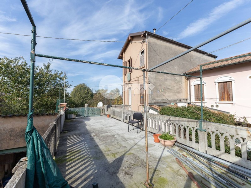 Casa Indipendente in Vendita a Bagnolo Mella, 108'000&euro;, 150 m²