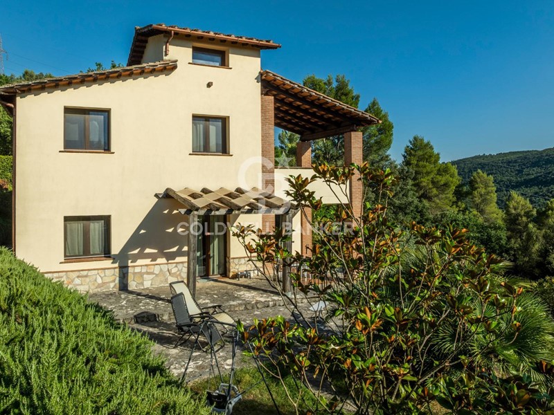 Villa in Vendita a Narni, 460'000&euro;, 205 m²