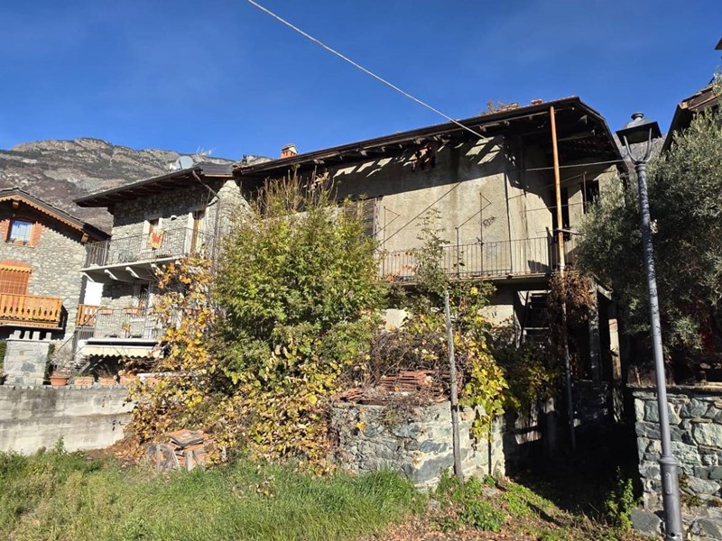 Rustico in Vendita a Saint Vincent, 110'000&euro;, 300 m²