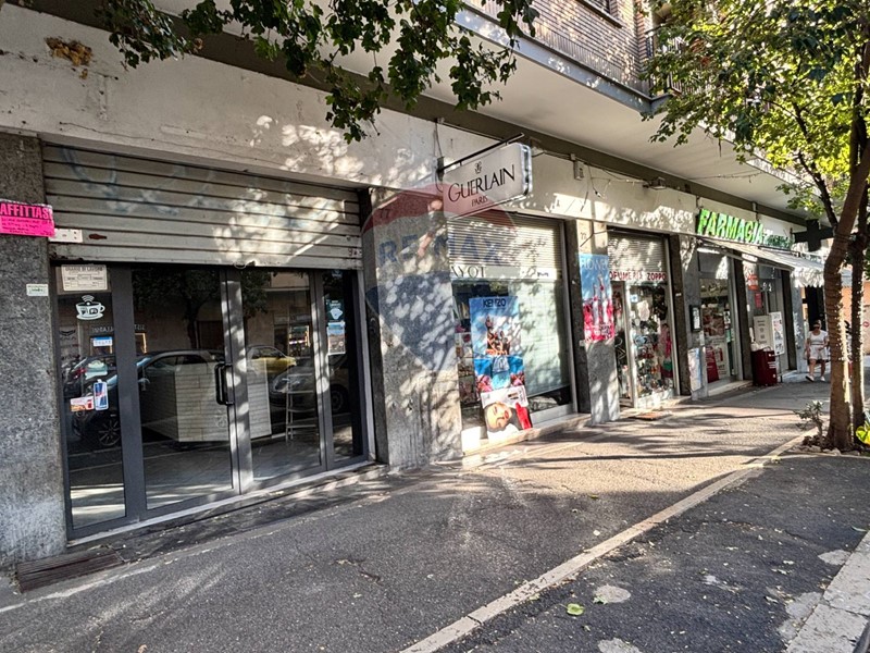 Immobile commerciale in Vendita a Roma, 150'000€, 48 m²