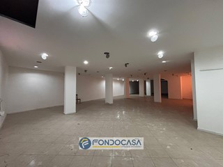 Magazzino in Affitto a Aversa, 990&euro;, 400 m²