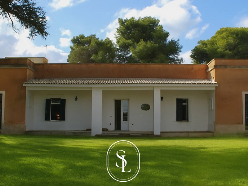 Villa in Vendita a Monteroni di Lecce, 1'350'000€, 350 m²