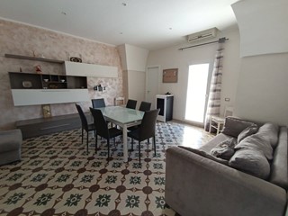 Casa Indipendente in Vendita a Alezio, 159'000&euro;, 205 m²