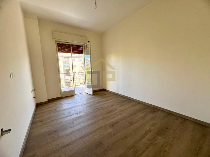 Appartamento in Affitto a Palermo, 650€, 121 m²