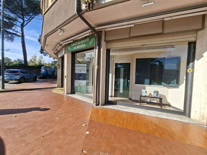 Immobile commerciale in Vendita a Avellino, 330'000&euro;, 103 m²