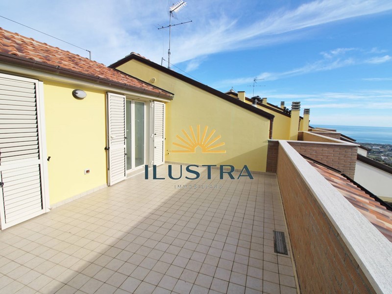 Quadrilocale in Vendita a Colonnella, 180'000&euro;, 130 m²