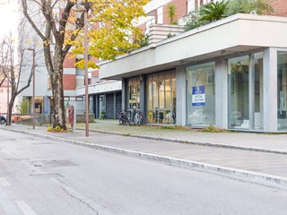 Immobile commerciale in Affitto a Foligno, 1'600€, 90 m²