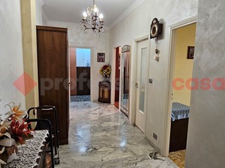 Trilocale in Vendita a Pinerolo, 129'000&euro;, 90 m², con Box