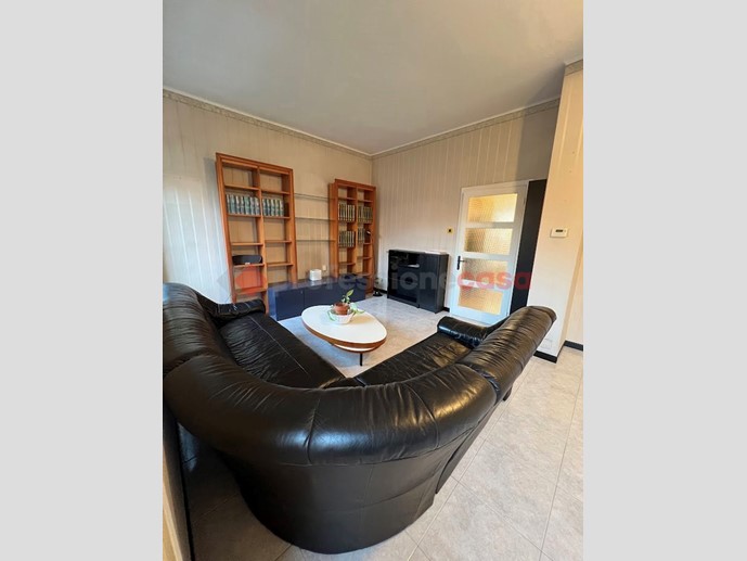 Trilocale in Vendita a Verona, 155'000€, 115 m², arredato