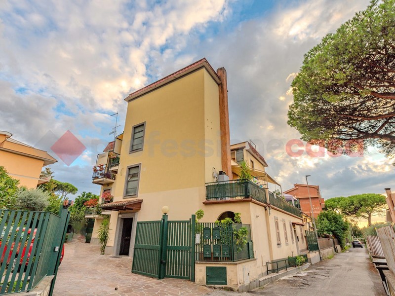 Trilocale in Affitto a Roma, 690€, 82 m², arredato