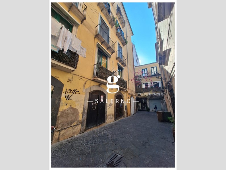 Negozio in Vendita a Salerno, 55'000&euro;, 27 m²