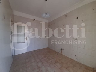 Trilocale in Vendita a Siracusa, 110'000&euro;, 135 m²