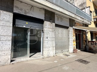 Negozio in Affitto a Calvizzano, 400&euro;, 35 m²
