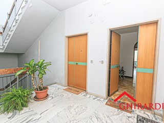Appartamento in Affitto a Genova, zona Sestri Ponente, 680€, 130 m²