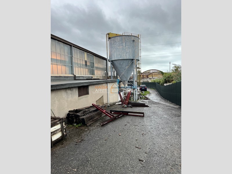 Immobile commerciale in Vendita a Massa, 1'950'000&euro;, 5400 m²