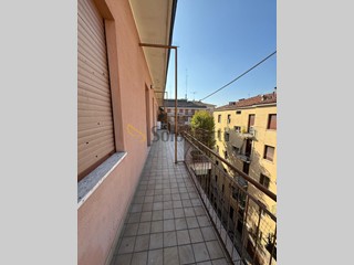 Appartamento in Affitto a Modena, 800€, 75 m²