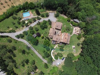 Casa Indipendente in Vendita a Casciana Terme Lari, 850'000&euro;, 177 m², arredato, con Box