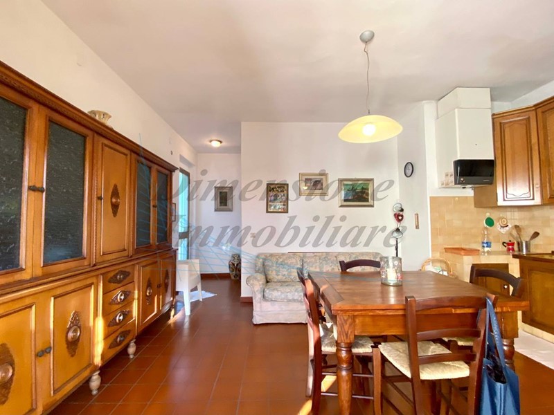 Trilocale in Vendita a Rosignano Marittimo, zona Rosignano Solvay, 149'000€, 68 m², con Box