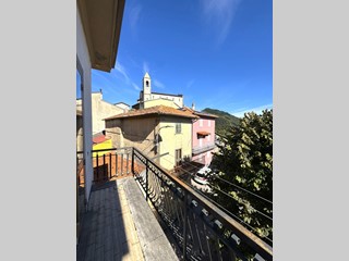 Quadrilocale in Vendita a Vernio, 80'000&euro;, 100 m²