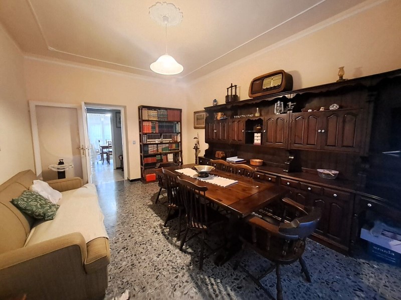 Appartamento in Vendita a Amelia, 130'000&euro;, 143 m²