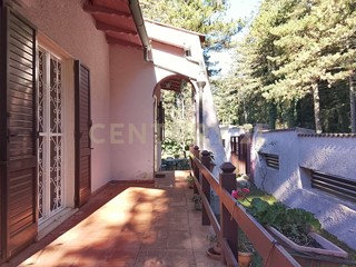 Casa Indipendente in Vendita a Radicofani, 279'000€, 300 m², arredato
