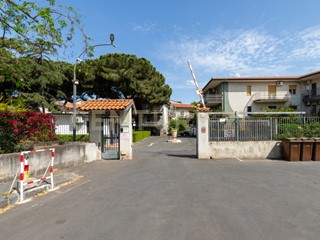 Appartamento in Affitto a Catania, 950€, 130 m²